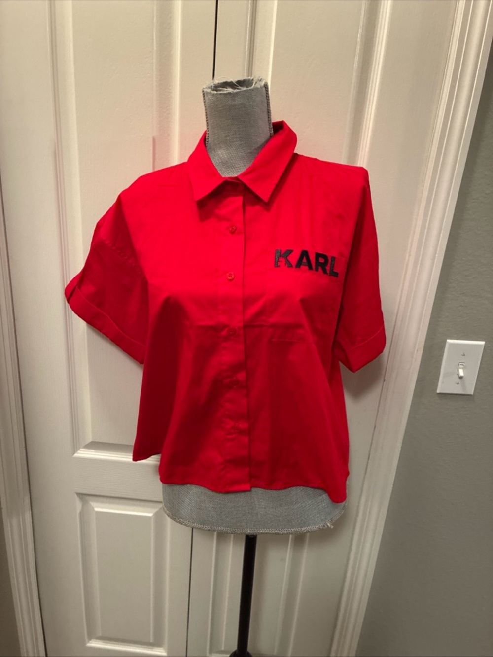 Karl lagerfeld ladies red/embroidered black crop button up top